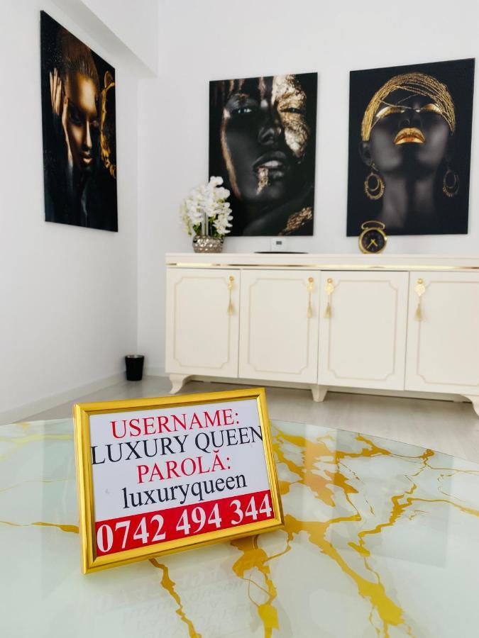 Luxury Queen 坎普朗莫道尼斯 外观 照片